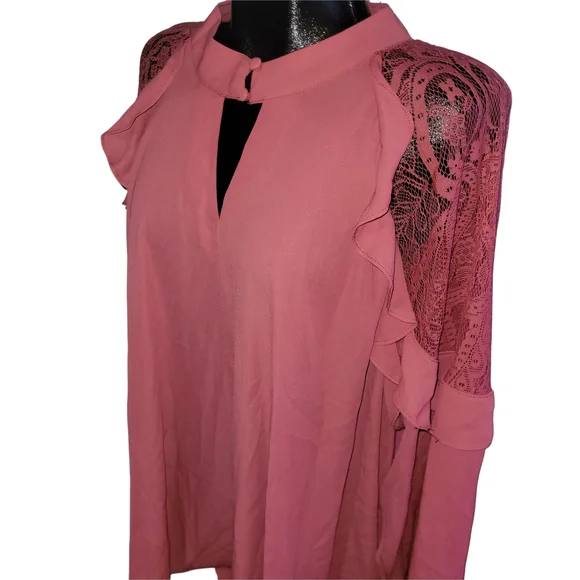 Torrid Georgette Lace And Ruffle Detailed Blouse With Keyhole Neckline Size 4 - Picture 3 of 7